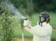 До уваги осіб, які працюють з пестицидами та агрохімікатами