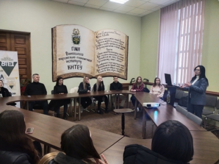 На Вінниччині Держпродспоживслужба, студенти та представники бізнесу обговорили особливості рекламного законодавства