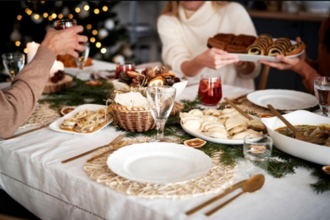 Як уникнути харчових отруєнь під час новорічно-різдвяних свят?